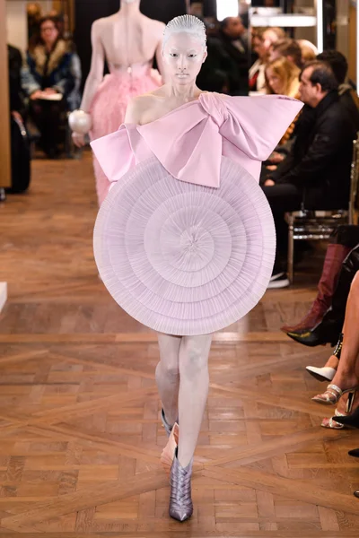Look 24
